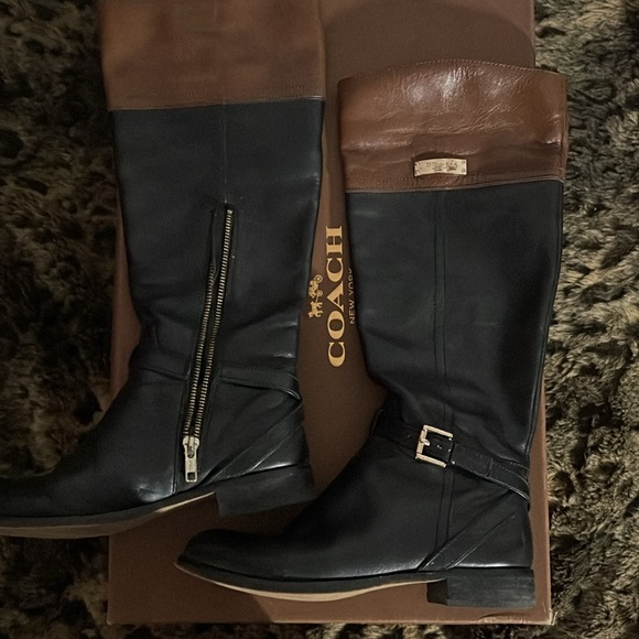 Beautiful Coach leather boots in size 5.5 - Picture 2 of 7